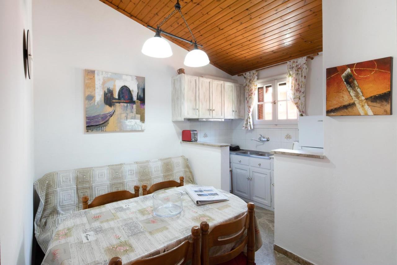 Amalia Cottages Agios Gordios  Exterior foto